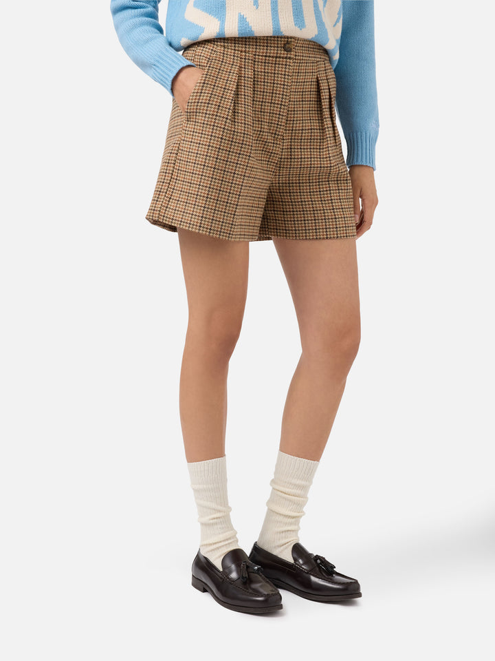 Aya shorts in houndstooth fabric with double pleats