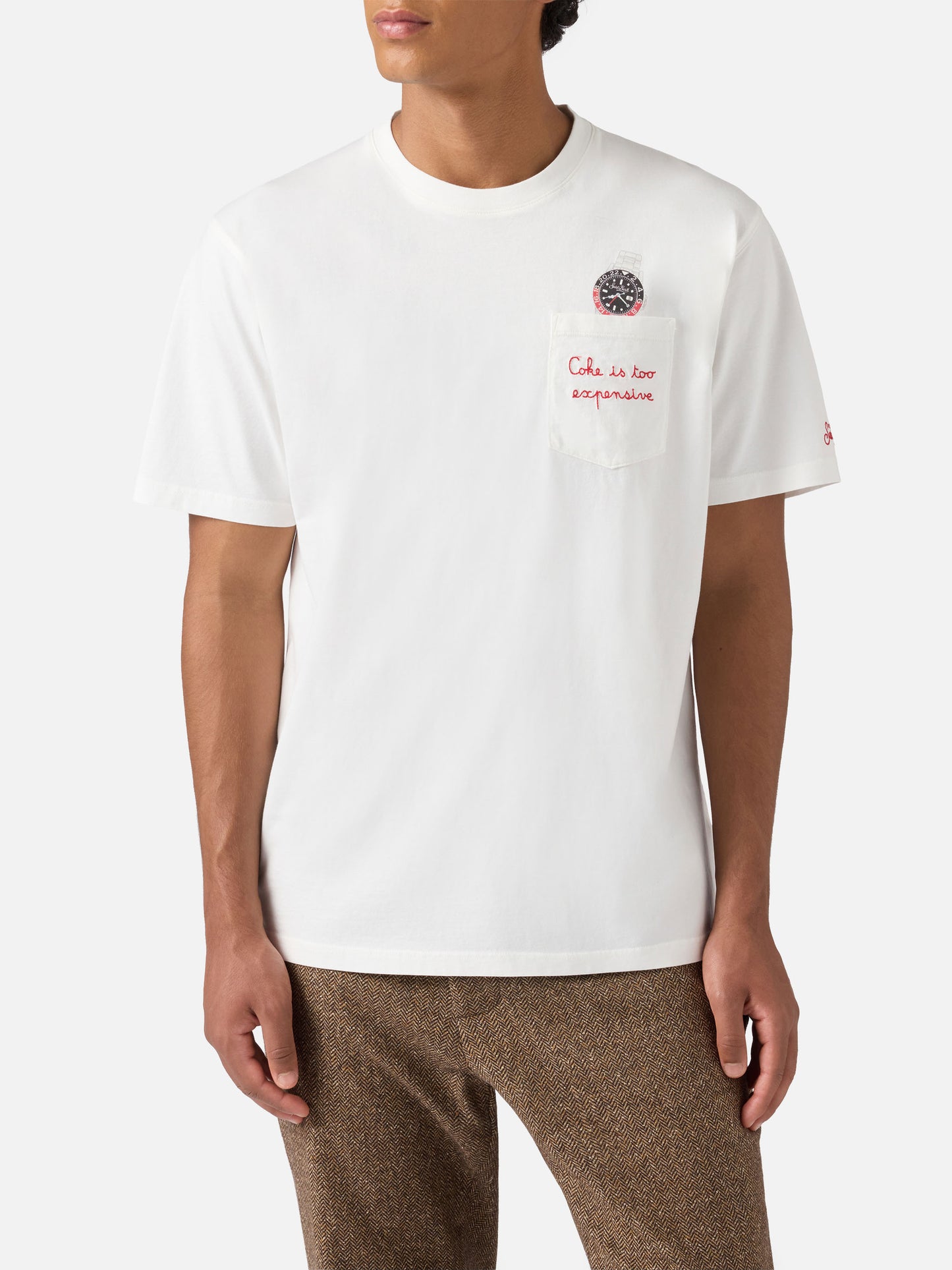 T-shirt Connor in cotone bianco con ricamo sul taschino Coke is too expensive