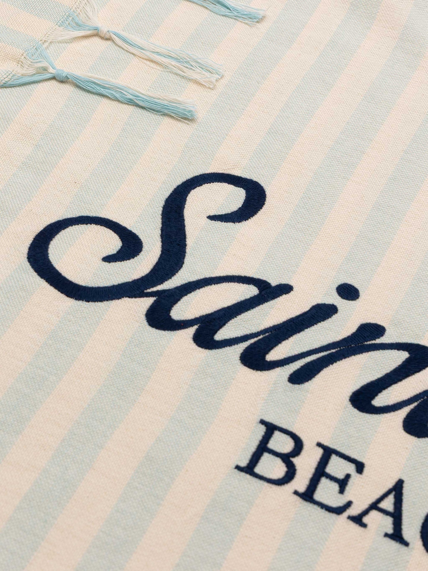 Leichtes Fouta-Strandtuch aus Baumwolle mit blauem Streifendruck