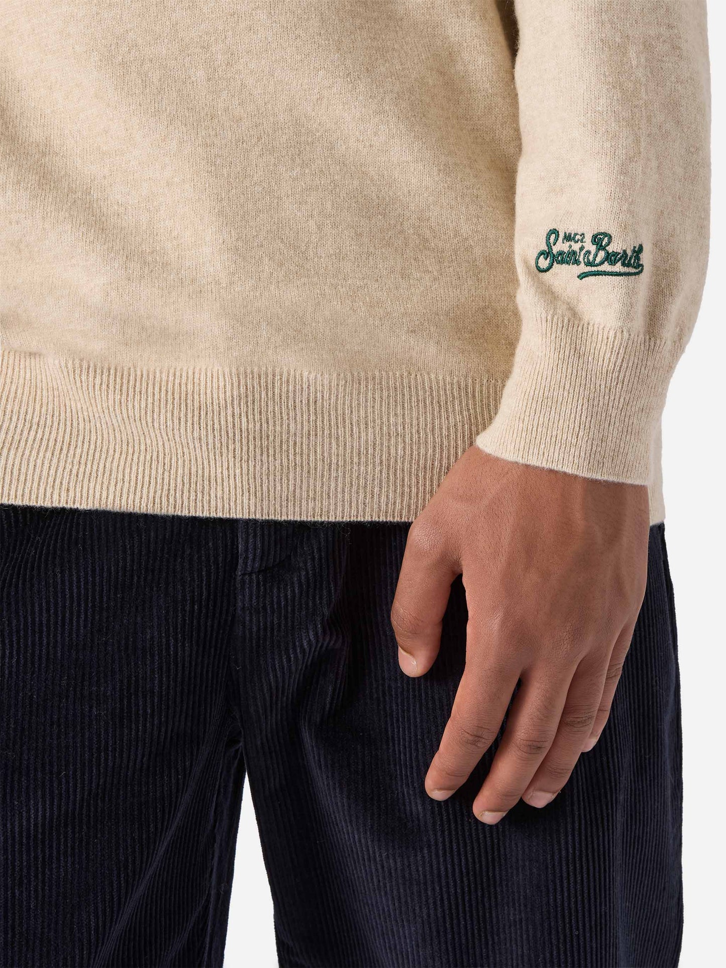 Maglione a girocollo Heron Light con ricamo 19 gradi. Praticamente Marocco in primavera! | YUPPIES SPECIAL EDITION
