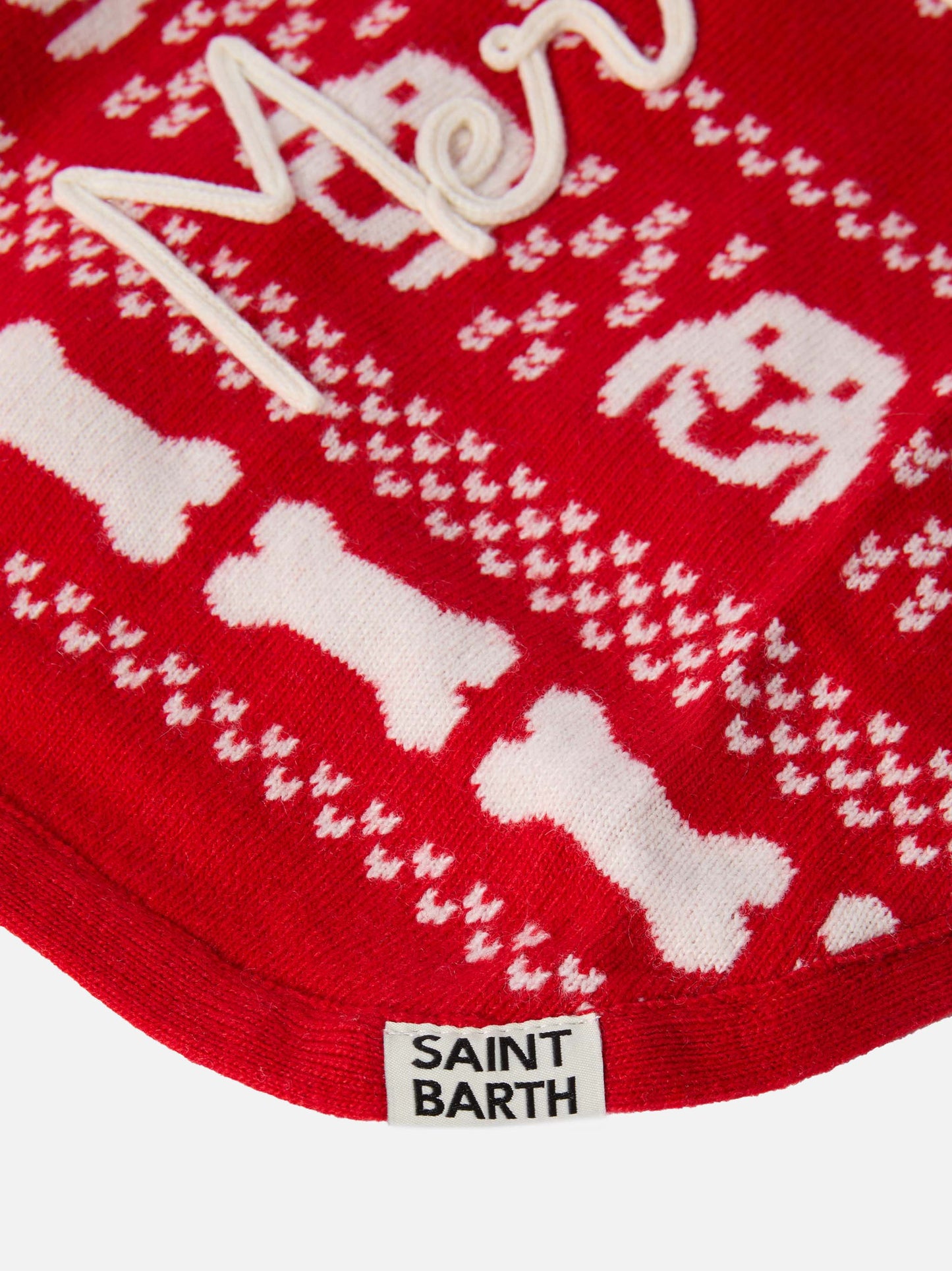 Dog sweater with Merry embroidery