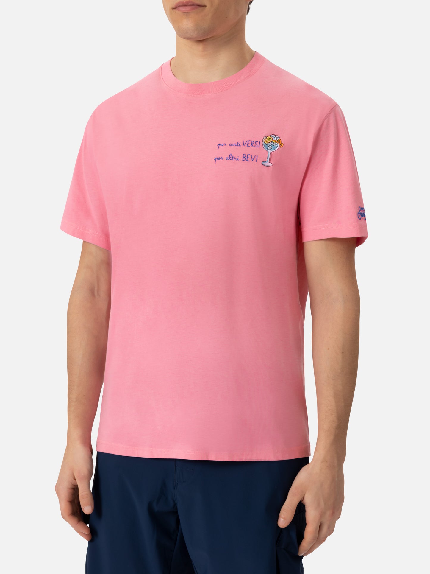 Klassisch geschnittenes T-Shirt „Portofino“ aus Baumwolljersey mit „Per certi Versi, per altri Bevi“-Stickerei