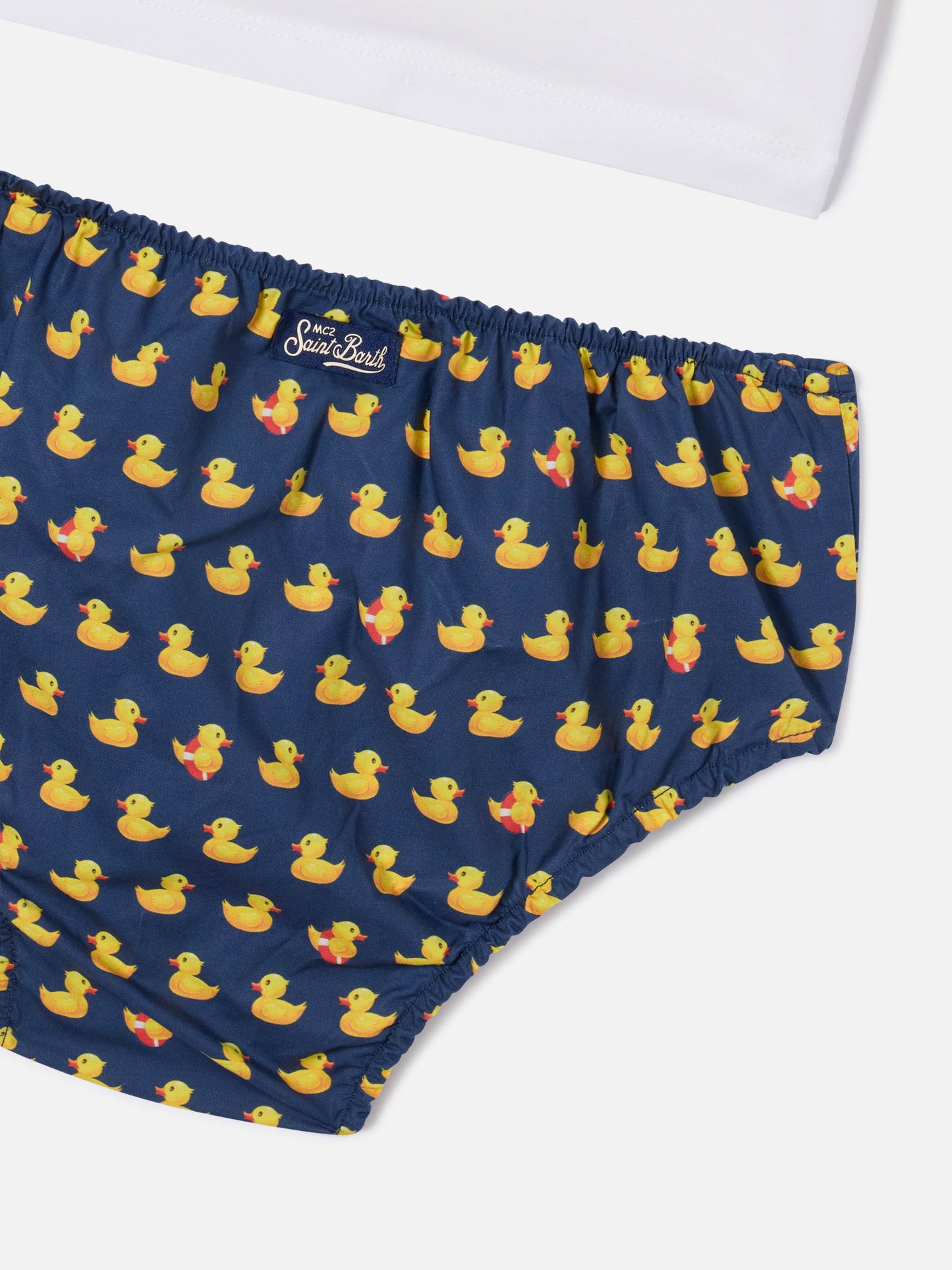 Conjunto Samy de camiseta con bolsillo y cubrepañal con estampado ducky