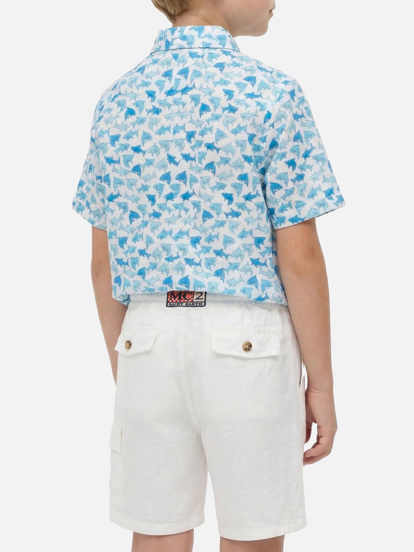 Camisa para niño con estampado integral de tiburones azul claro