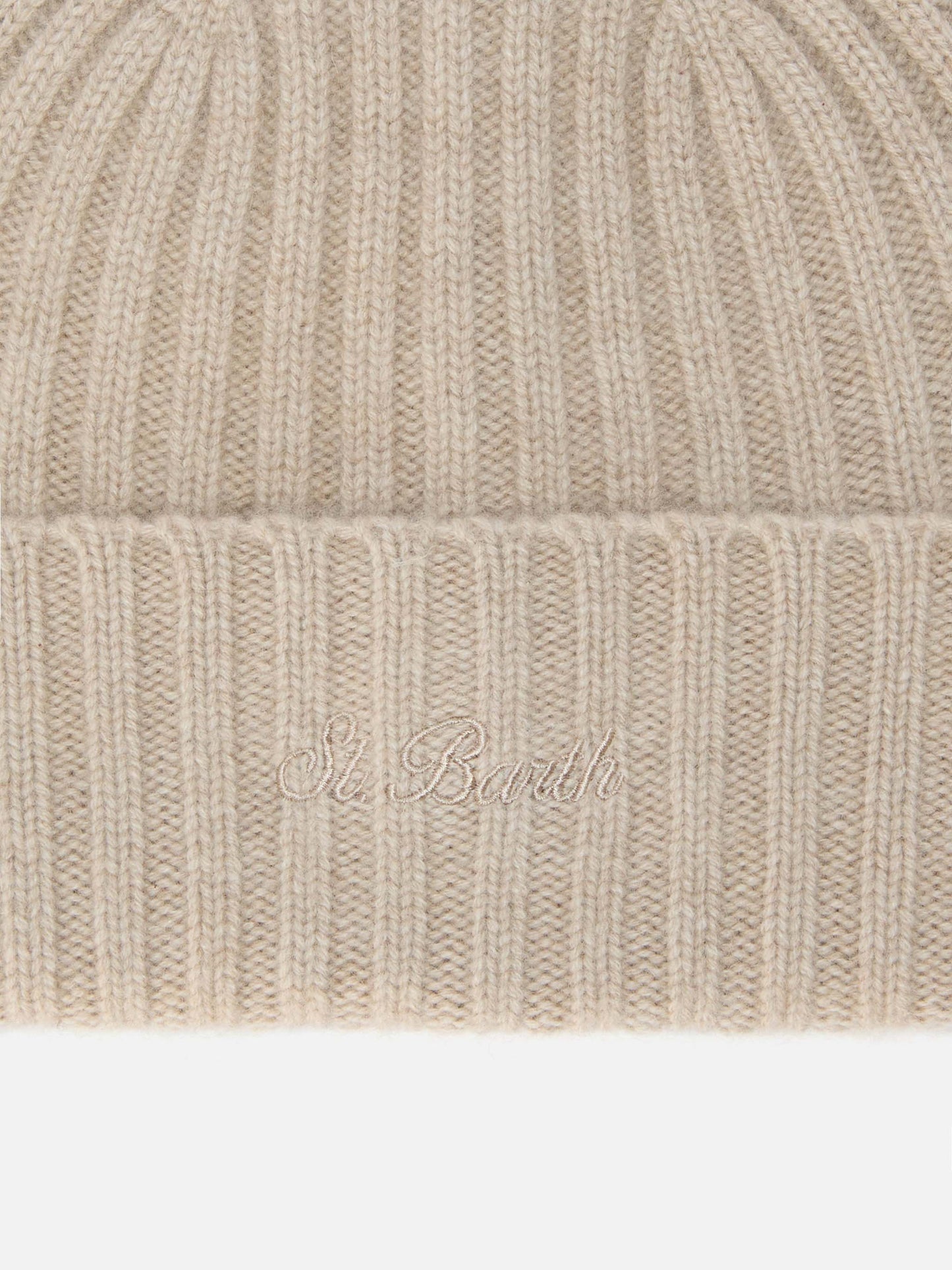 Wengen beanie in cashmere in khaki with St. Barth embroidery on the turn-up