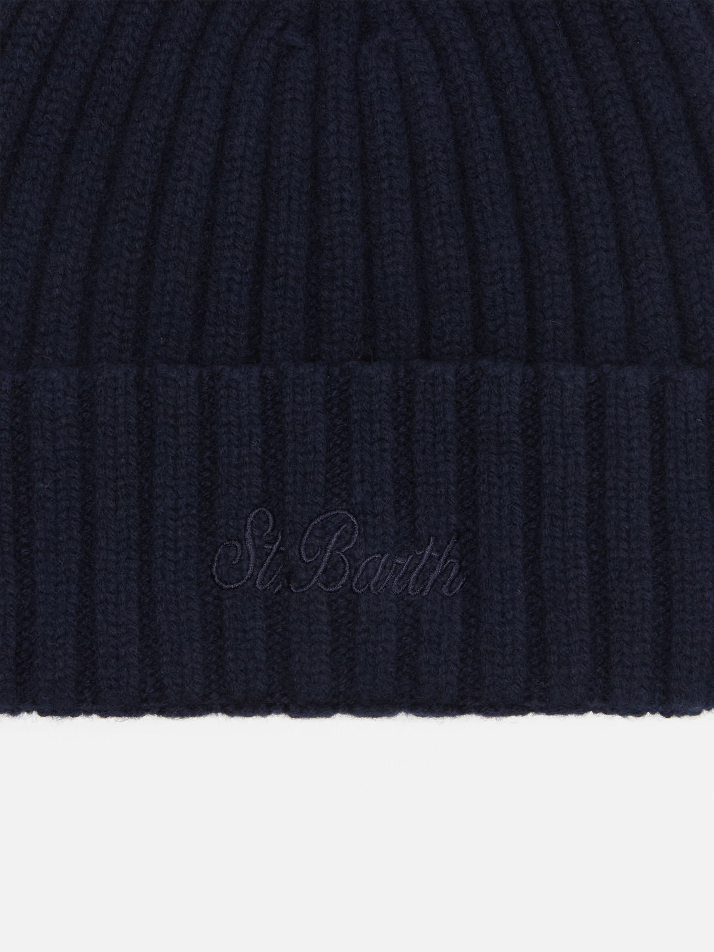 Wengen beanie in navy blue with St. Barth embroidery on the turn-up