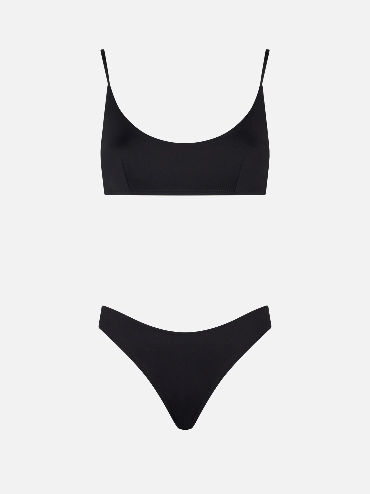 Woman black bralette bikini