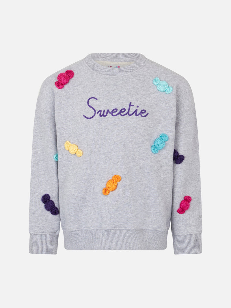 Weißes Mädchen-Sweatshirt mit Rundhalsausschnitt und Süßigkeiten-Aufnähern