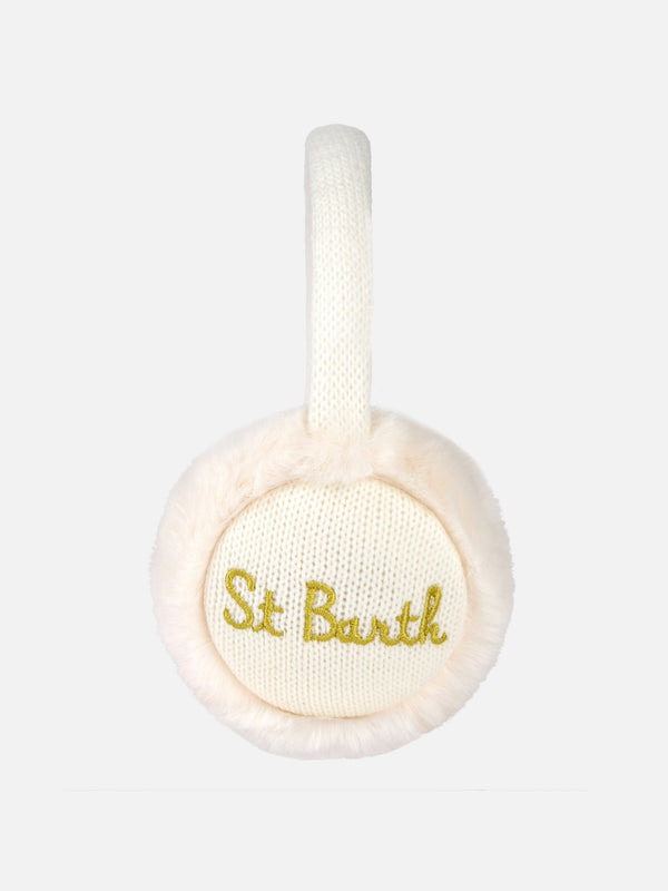 Woman white tricot earmuffs with furry details