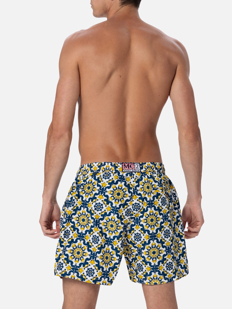 Herren-Badeshorts Lighting 70 aus leichtem Stoff mit Majolika-Print