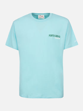 Man cotton t-shirt with Porto Cervo Addicted postcard placed print