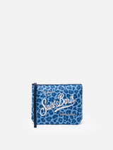 Aline Scuba-Pochette mit blauem Animalier-Print