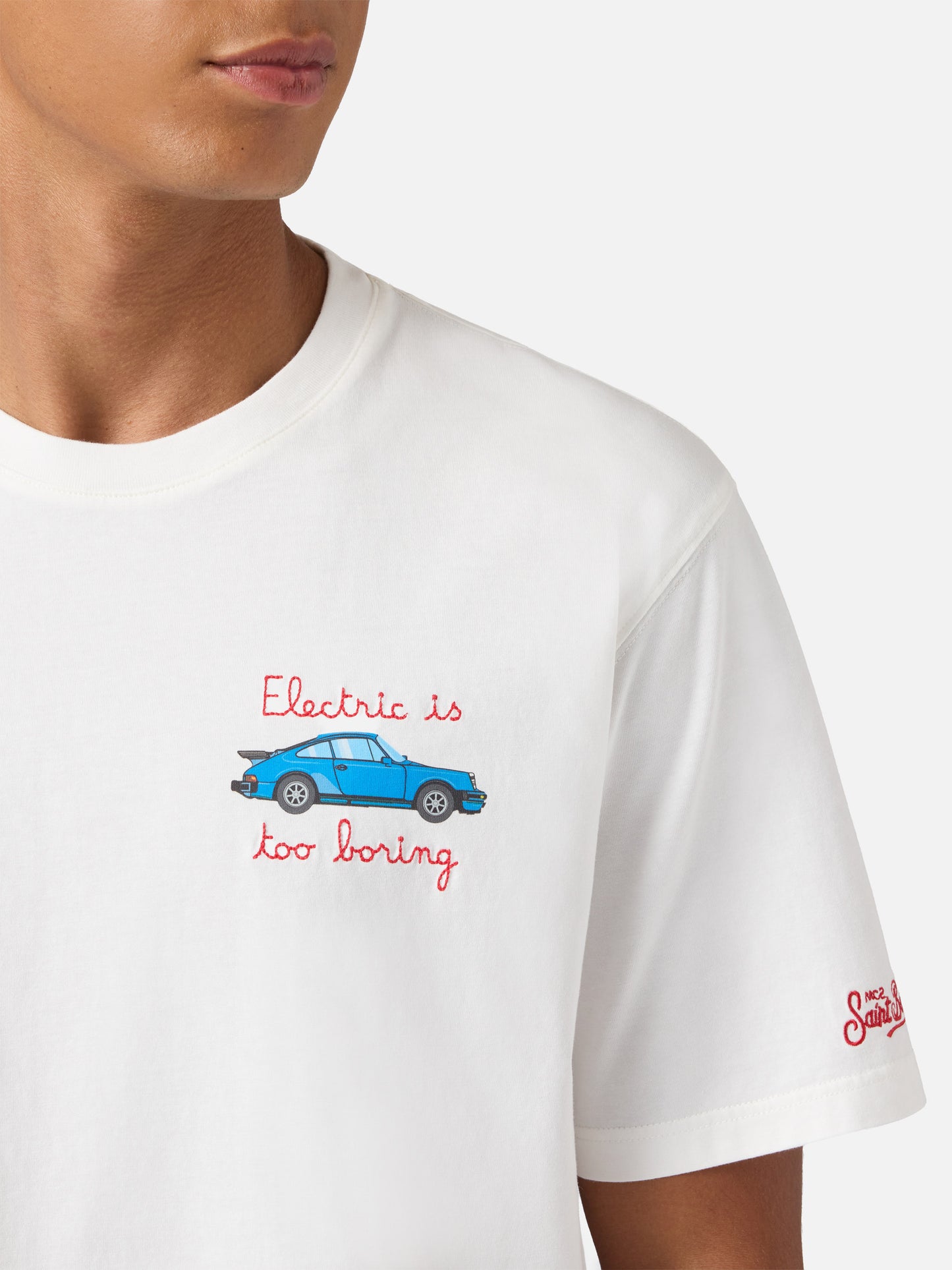 T-shirt Arnott in cotone bianco con ricamo macchina Electric is too boring