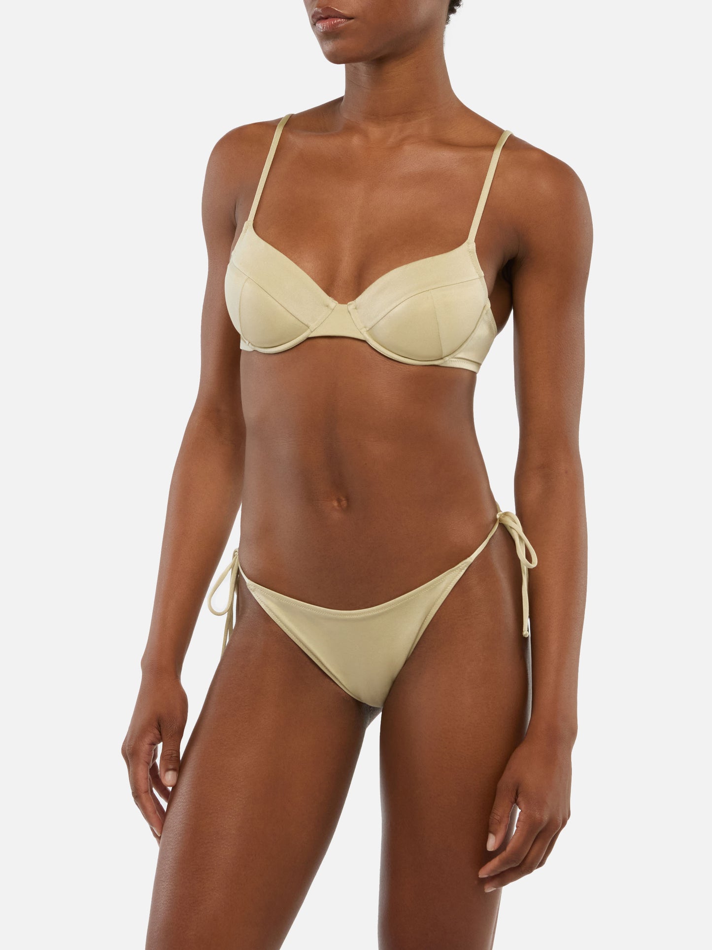 Klassische goldene Badehose „Virgo“ – Bügel-Bralette „Bea“ in schimmerndem Gold