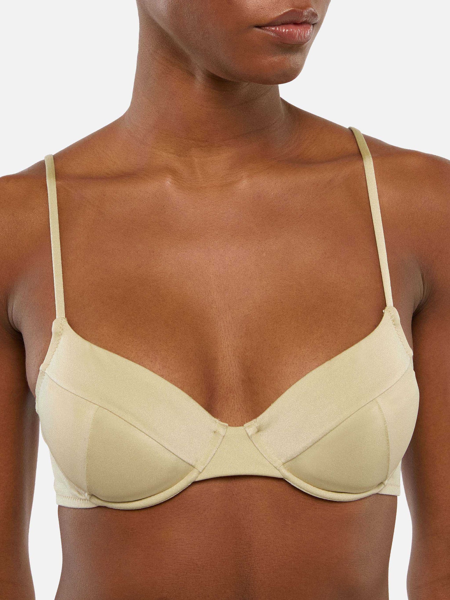 Klassische goldene Badehose „Virgo“ – Bügel-Bralette „Bea“ in schimmerndem Gold