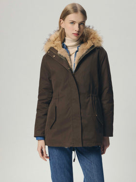 Military-grüner Brenna Parka aus gewachstem Baumwollmix mit Kapuze aus Faux Fur 