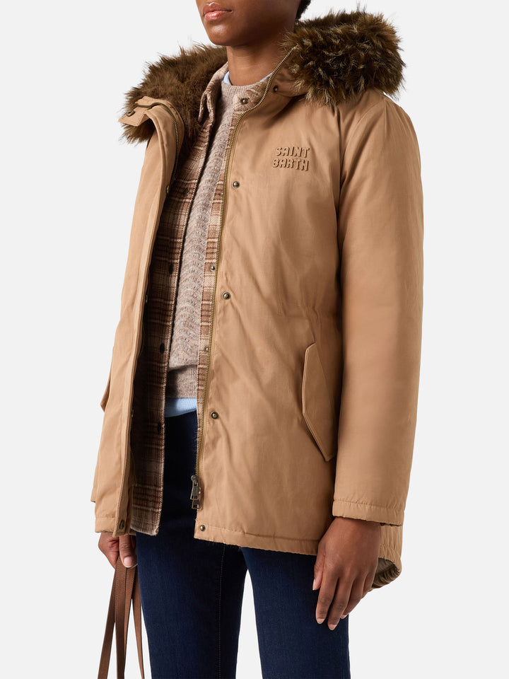 Beiger gewachster Brenna Parka aus Baumwollmischung mit Kapuze aus Kunstfell 