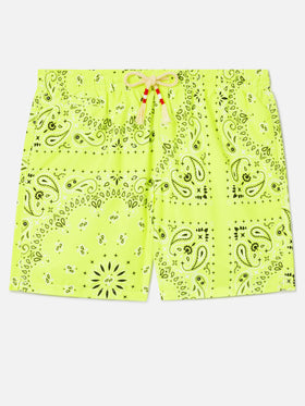 Caprese-Badeshorts mit Bandana-Muster in Fluogelb 