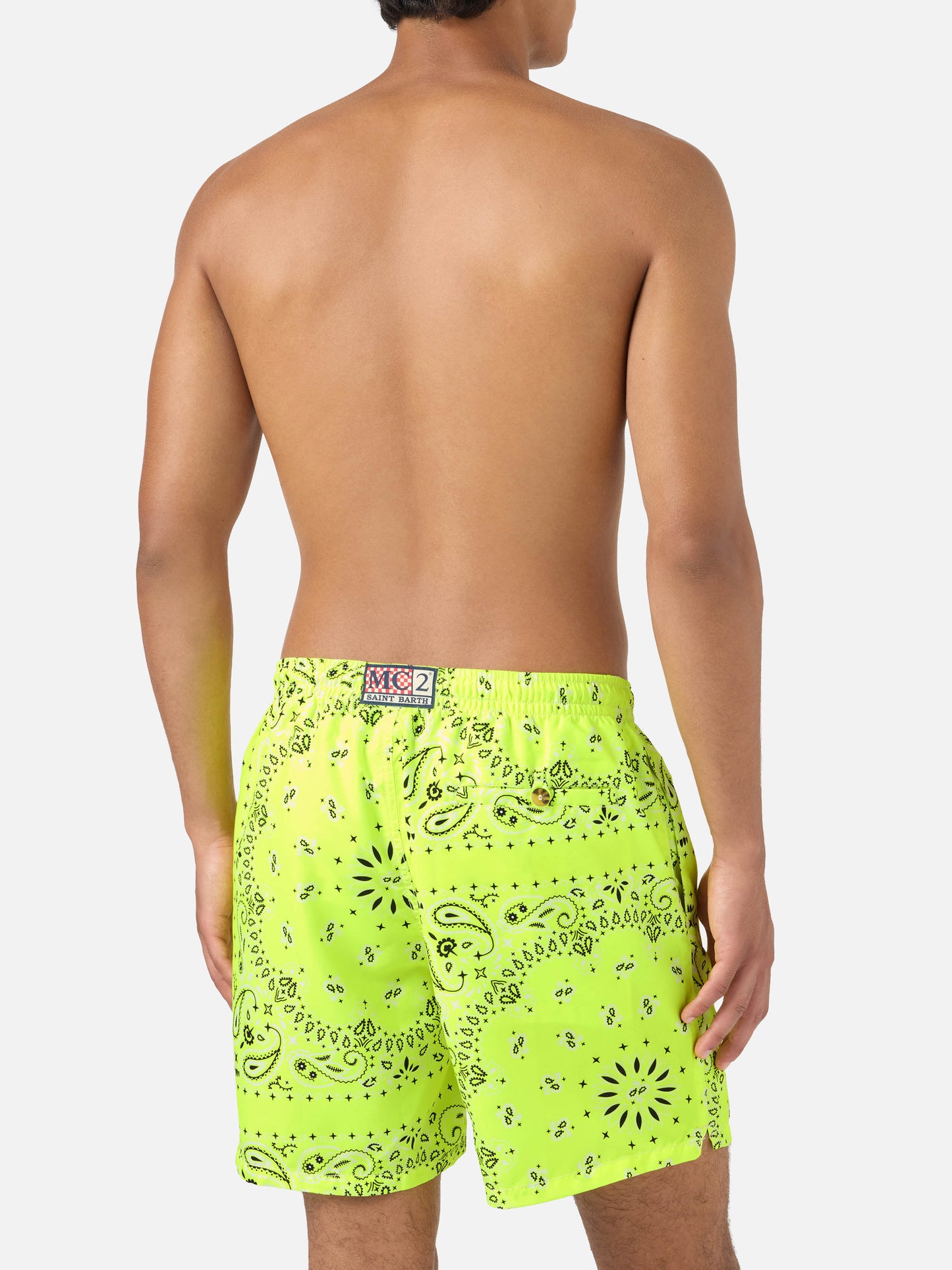 Caprese-Badeshorts mit Bandana-Muster in Fluogelb 
