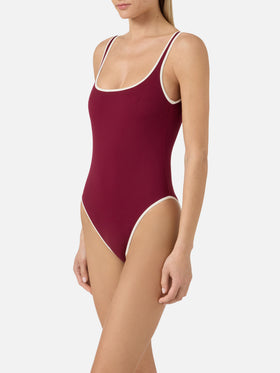 Cassandra String one-piece swimsuit in burgundy with contrast details
