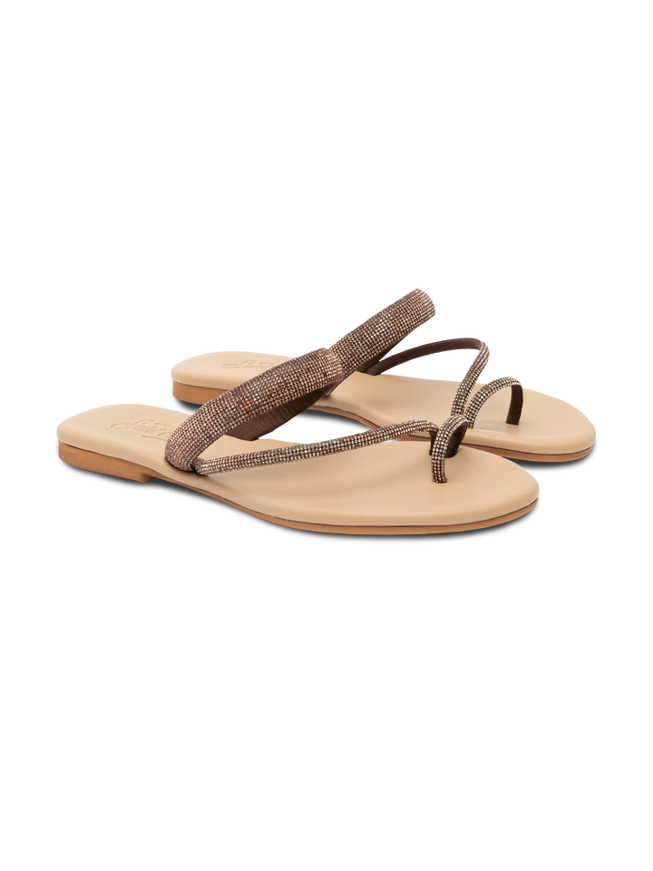 Cora flache Sandalen mit Zehenring und braunen Strasssteinen