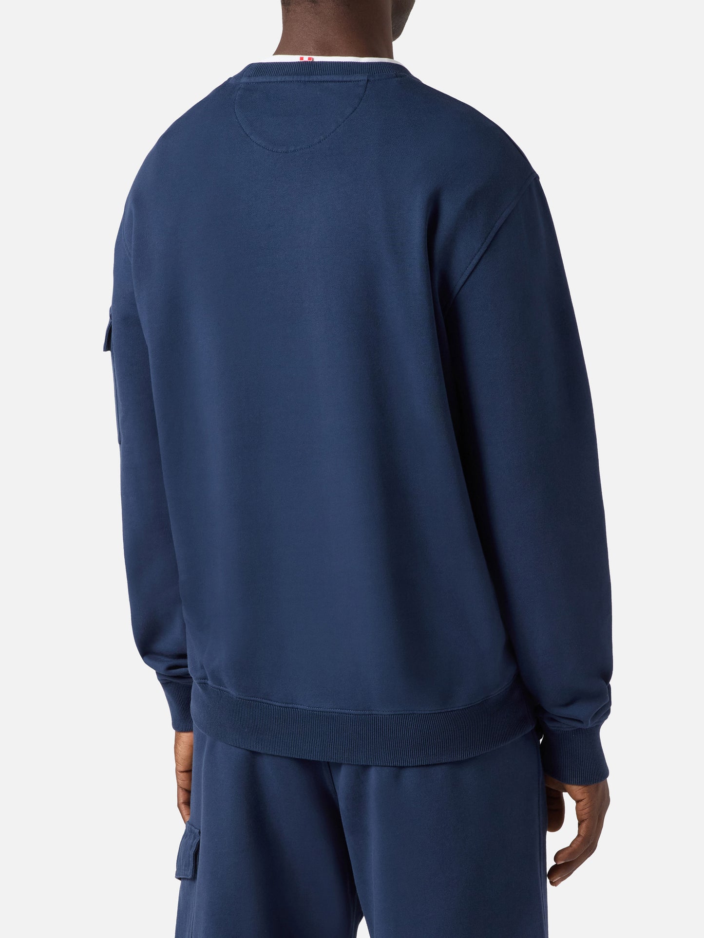 Felpa Chester in felpa blu navy con tasca applicata