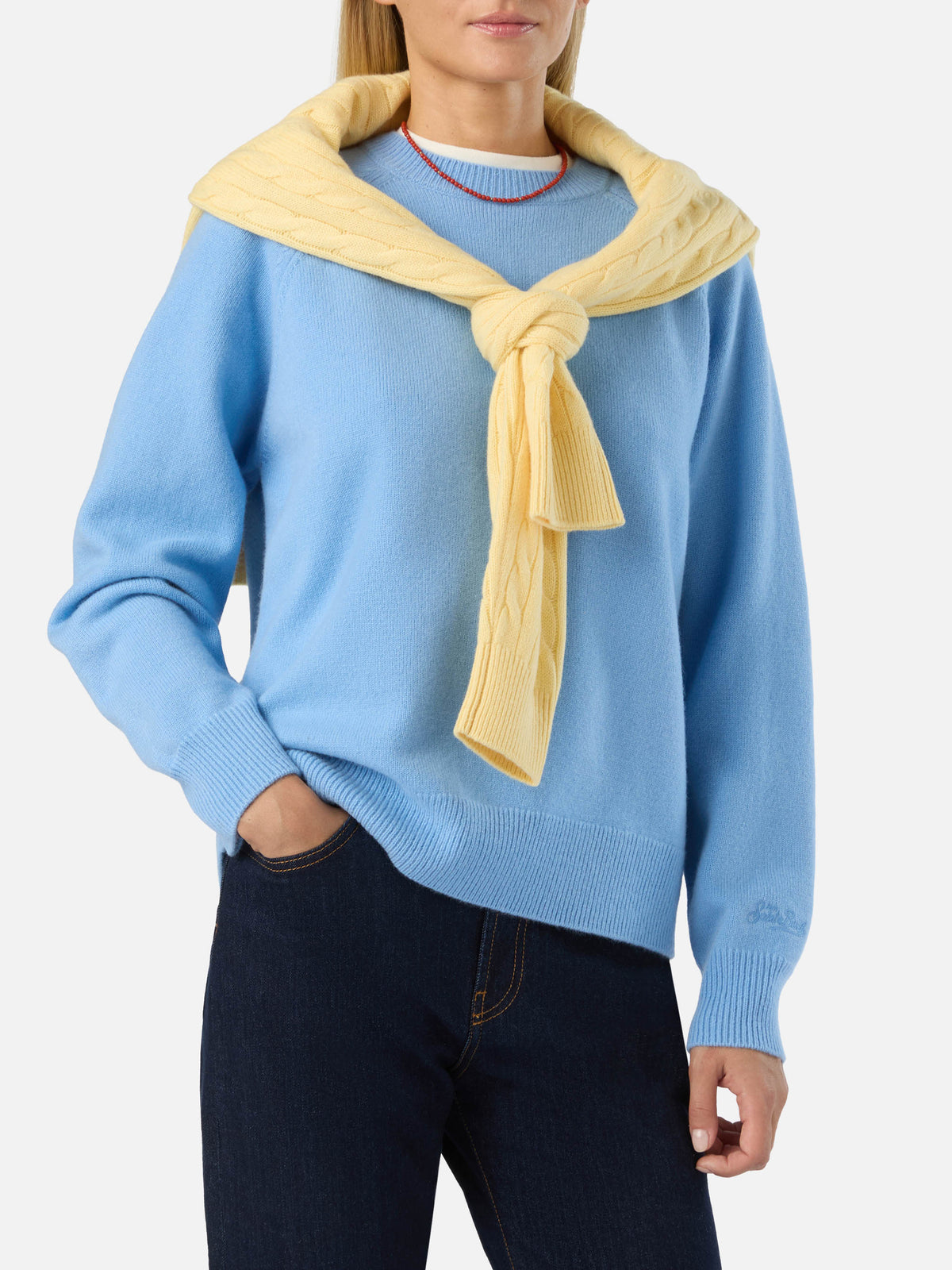Leichter blue Delphine Rundhalspullover aus Wolle 