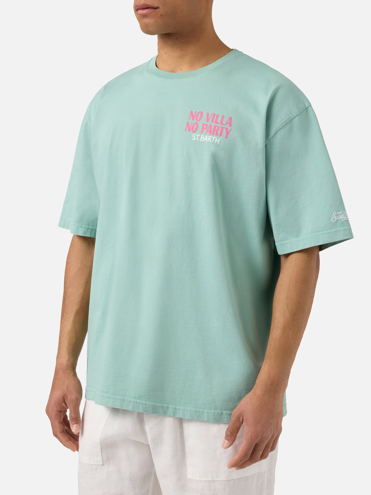 Green Delmar t-shirt with No Villa No Party print and maxi graphic on the back