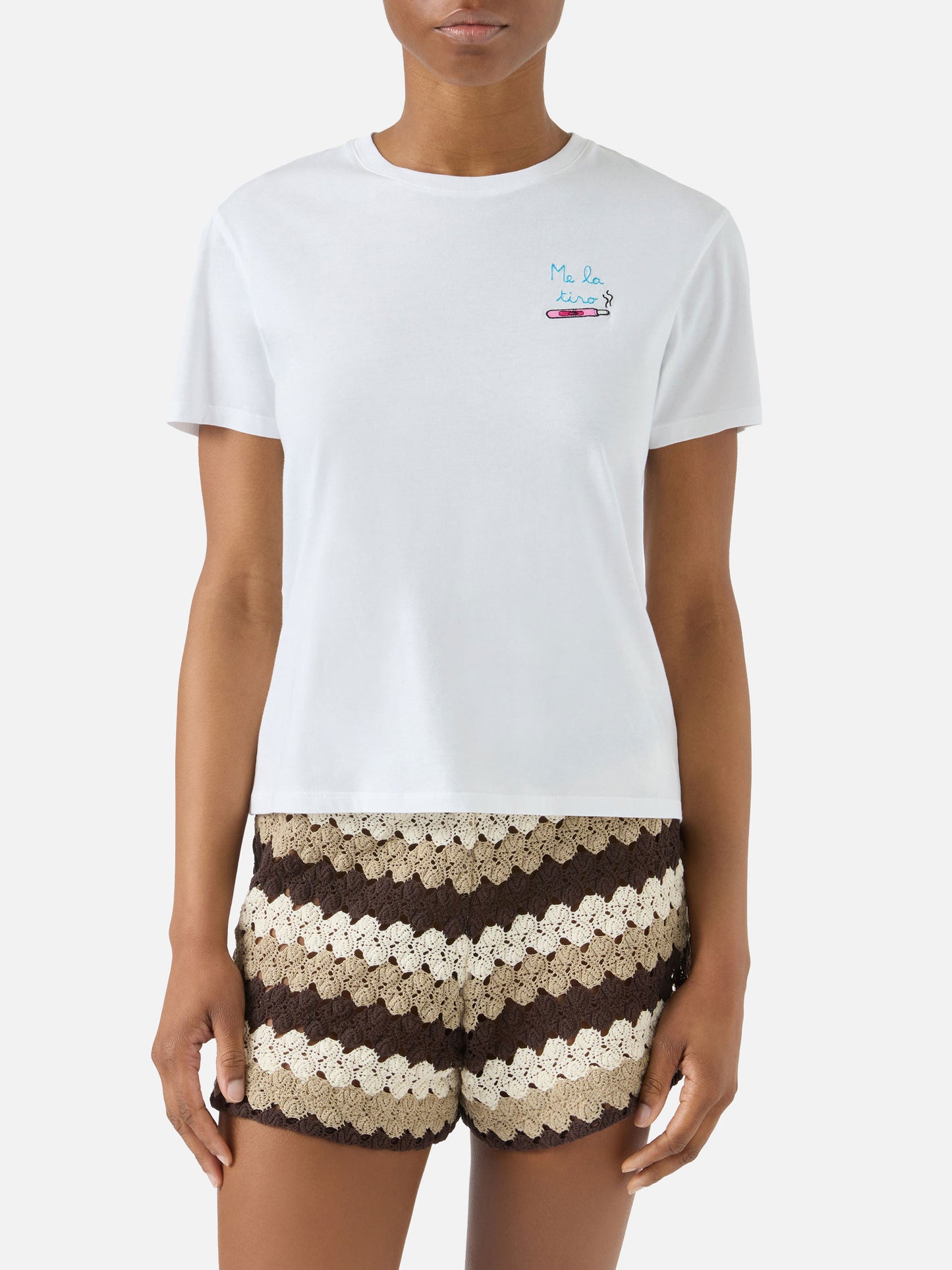 T-shirt Emilie bianca con ricamo Me la tiro