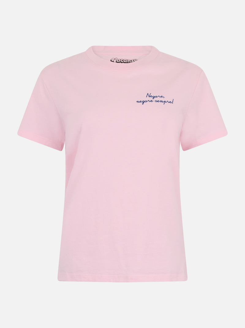 Damen-T-Shirt Emilie aus schwerer Baumwolle in Rosa mit „Vacanze negare“-Stickerei | VACANZE DI NATALE SONDERAUSGABE