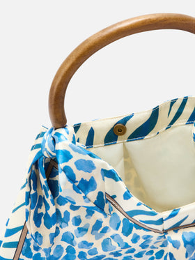 Sac foulard en soie avec poignée en bois et imprimé animalier 