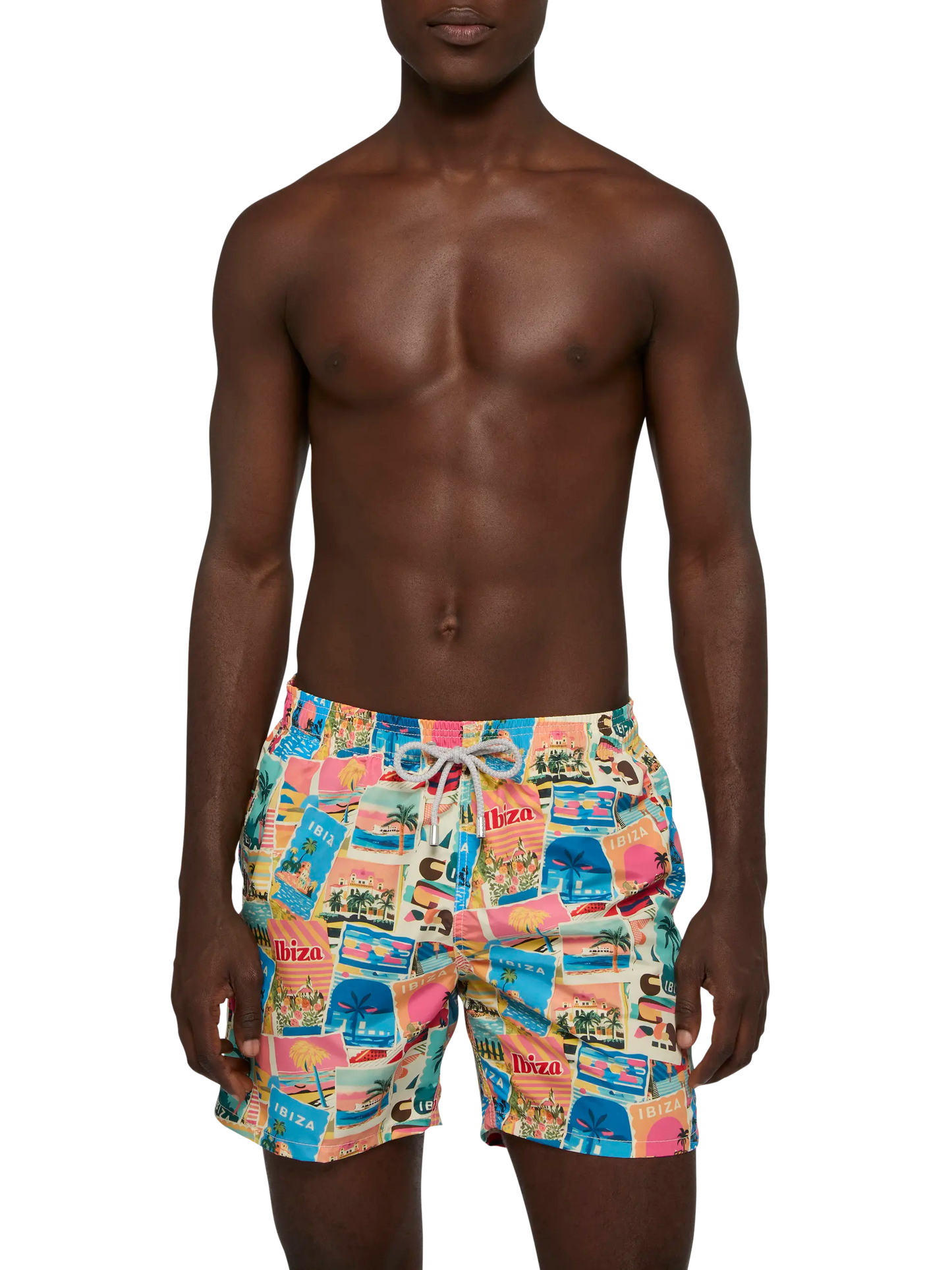 Mittellange Badeshorts „Gustavia“ mit Ibiza-Postkartendruck | AI-MITGLIEDSCHAFTLICHES DESIGN VON RICKDICK – UNTERSTÜTZT VON RED-EYE