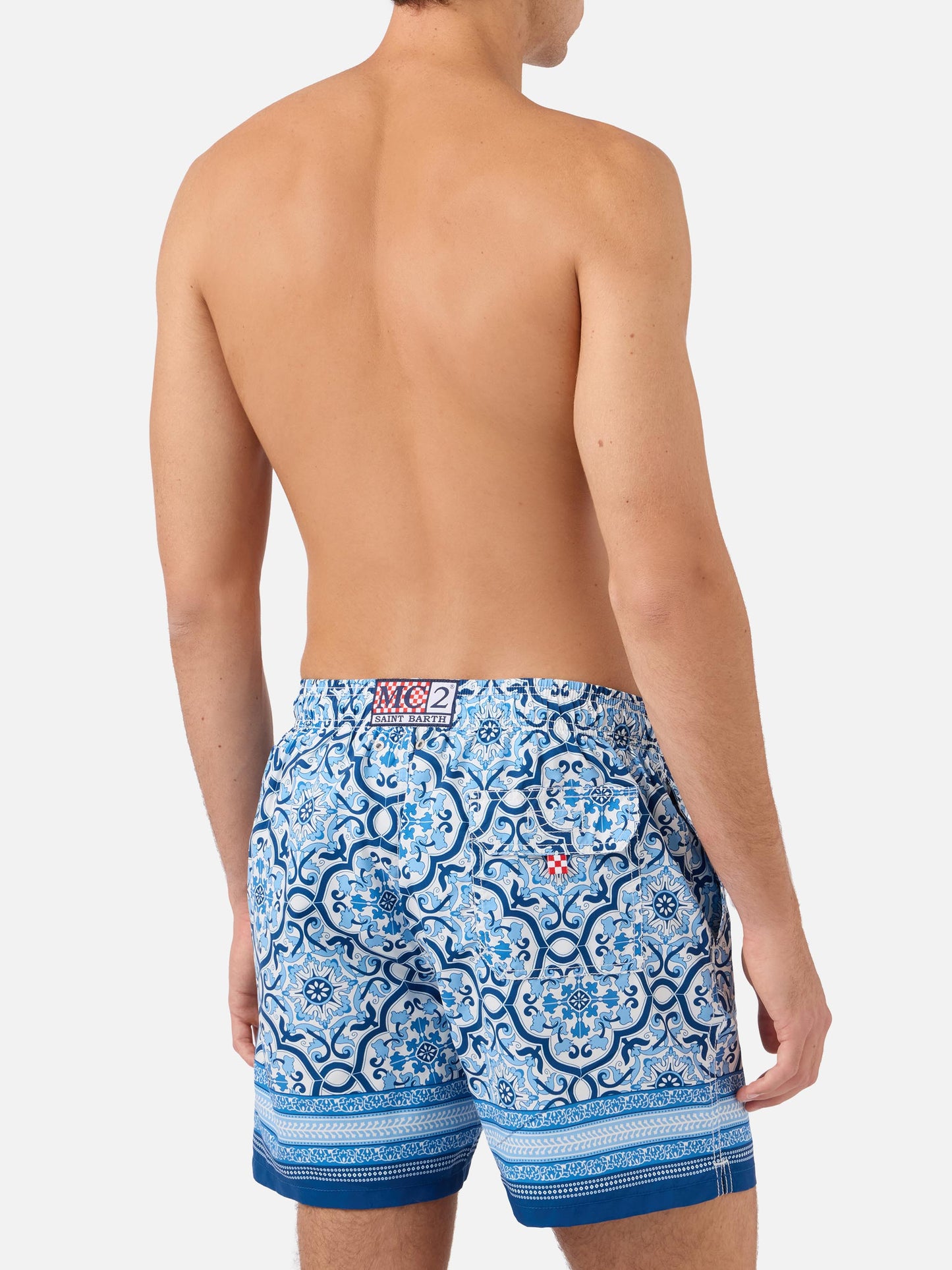 Gustavia Badeshorts mit blauem ornamentalem Placement-Print 