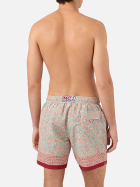Gustavia Badeshorts in Aquagrün mit kontrastierendem Paisley-Print 