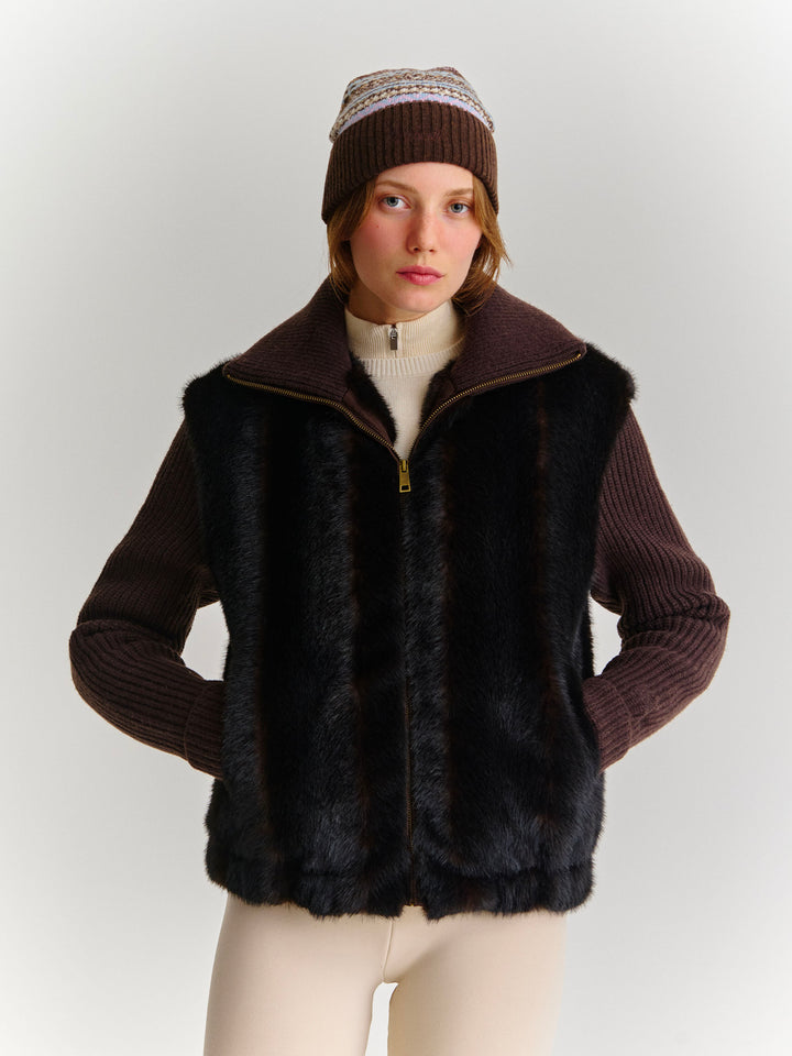 Veste en fausse fourrure brun-gris avec manches en maille côtelée 