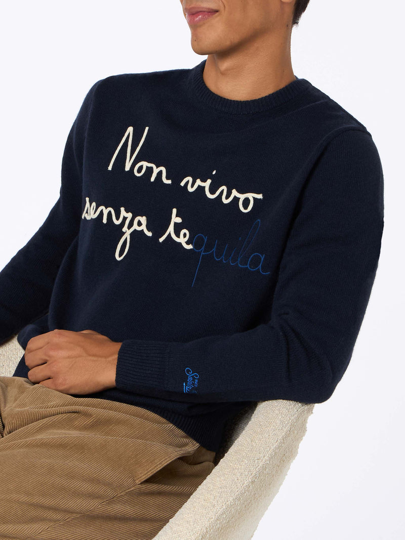 Maglione da uomo blu Heron con ricamo Non vivo senza tequila