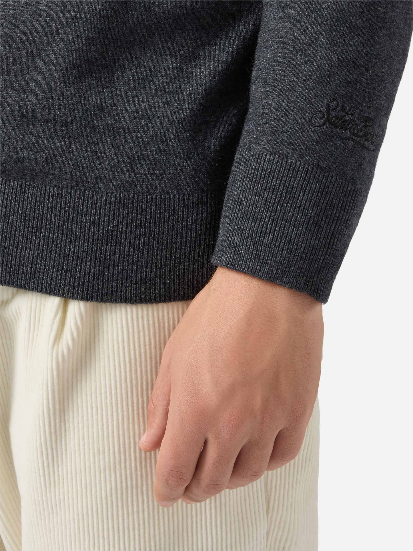 Rundhalspullover Heron Light mit Bartman-Stickerei