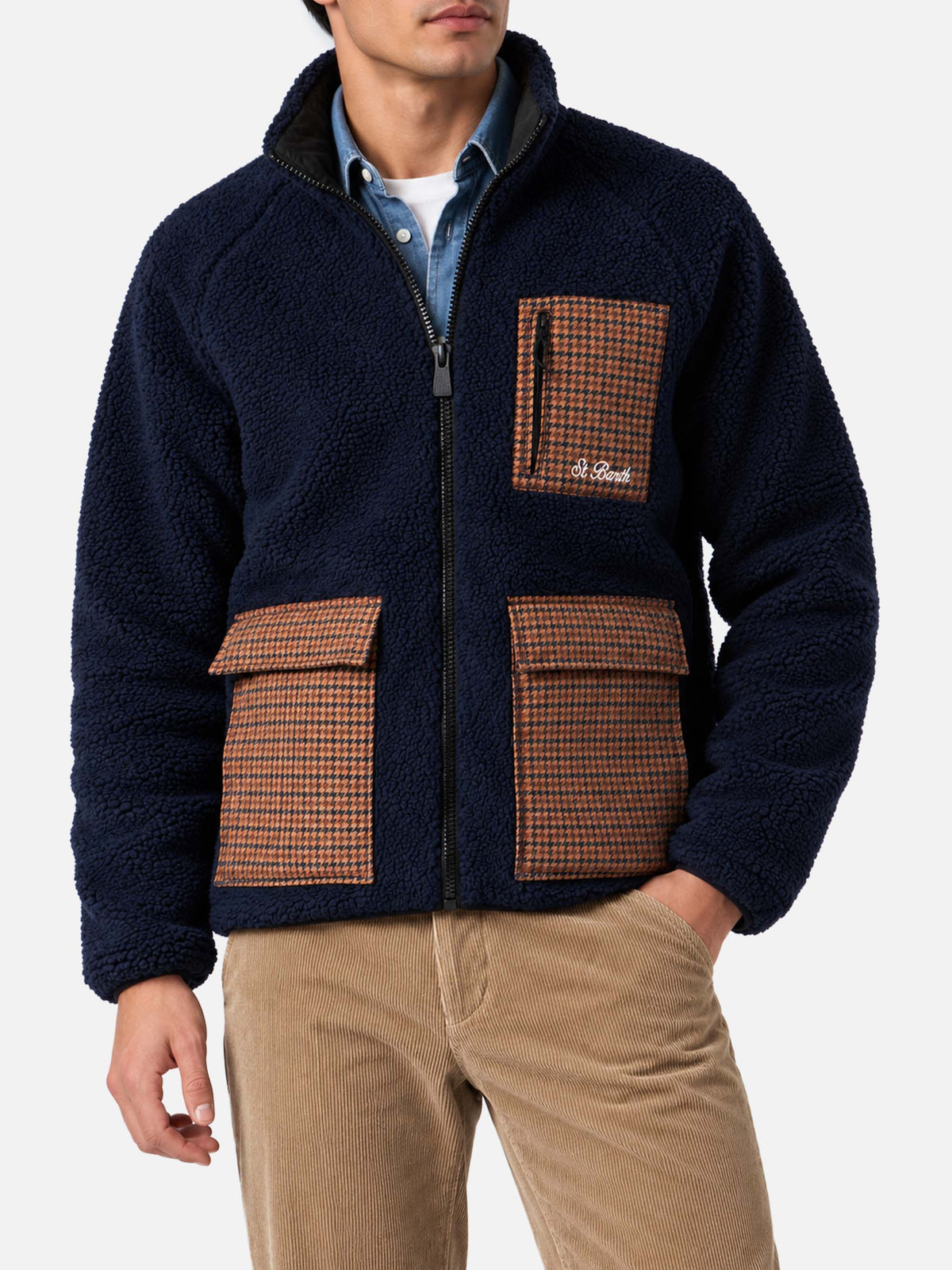Chaqueta sherpa azul Keystone con bolsillos de parche a cuadros 