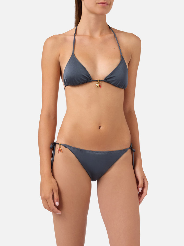 Bikini Leah Virgo gris oscuro con acabado brillante y charms 