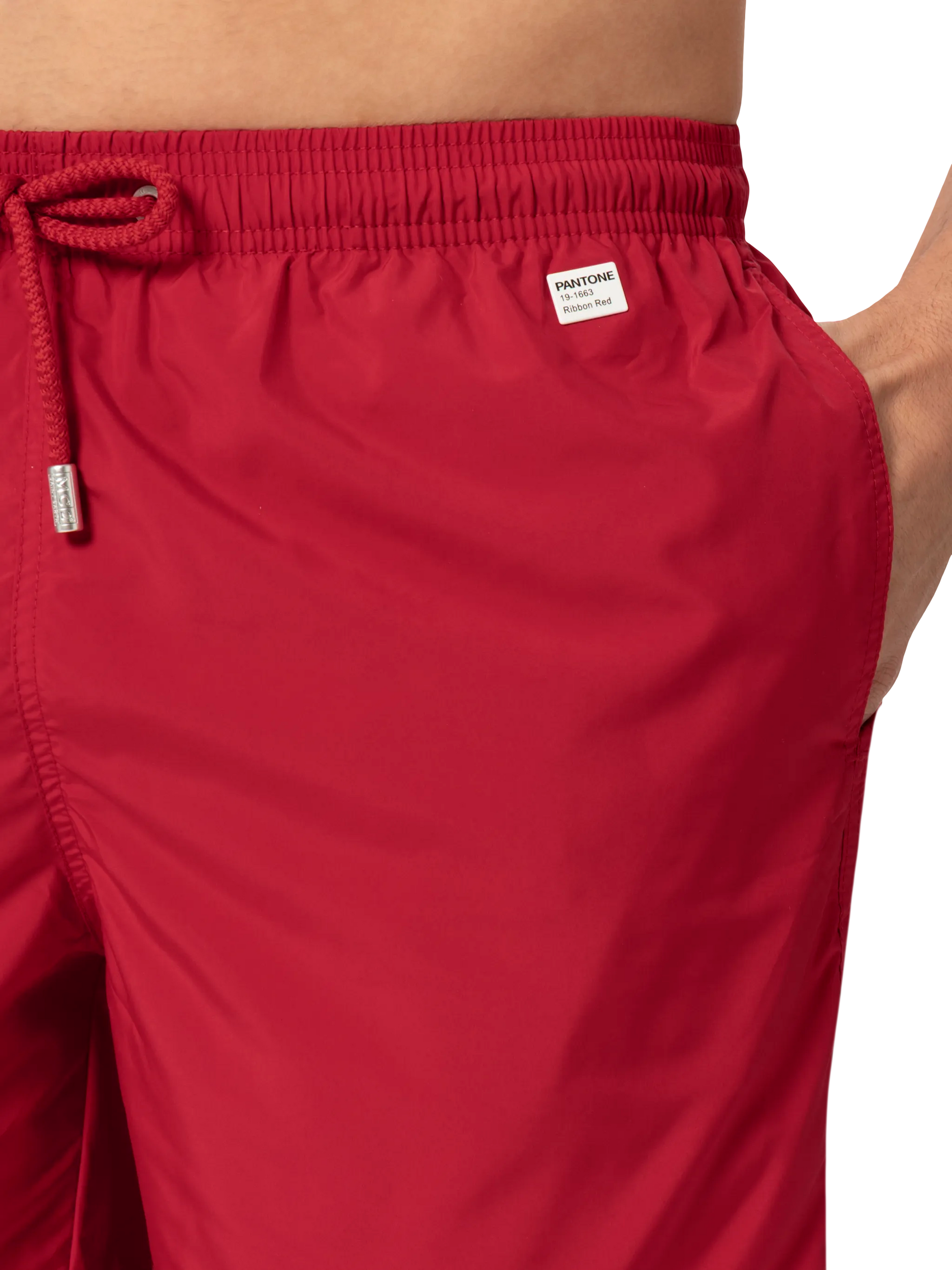 Short de bain rouge en tissu léger Lighting Pantone | PANTONE® SPECIAL ...