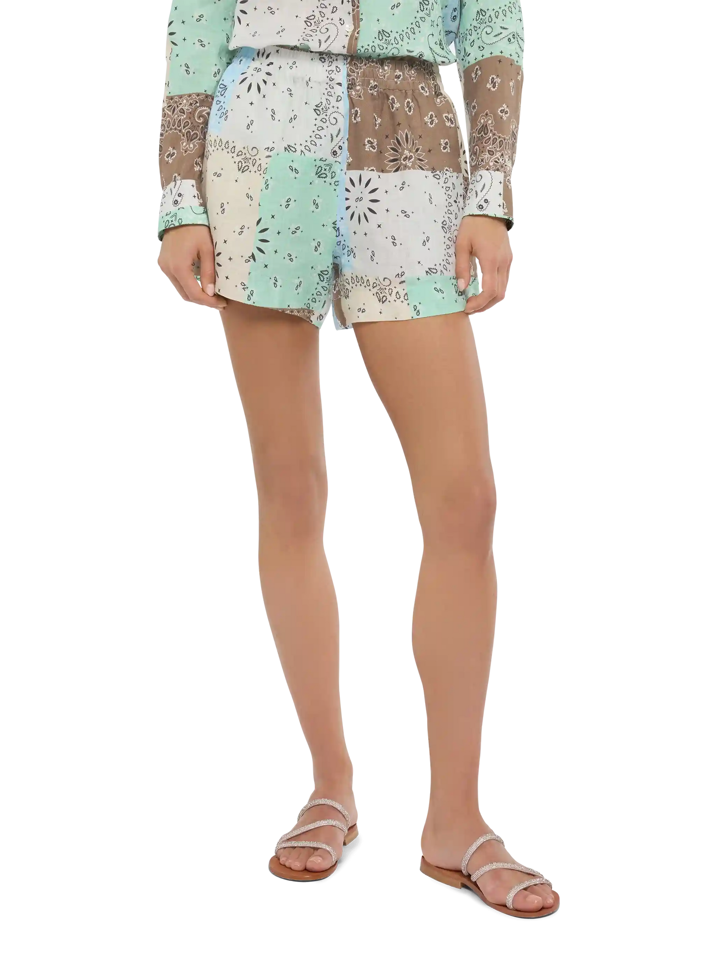 Meave linen pull up shorts with bandanna patch print