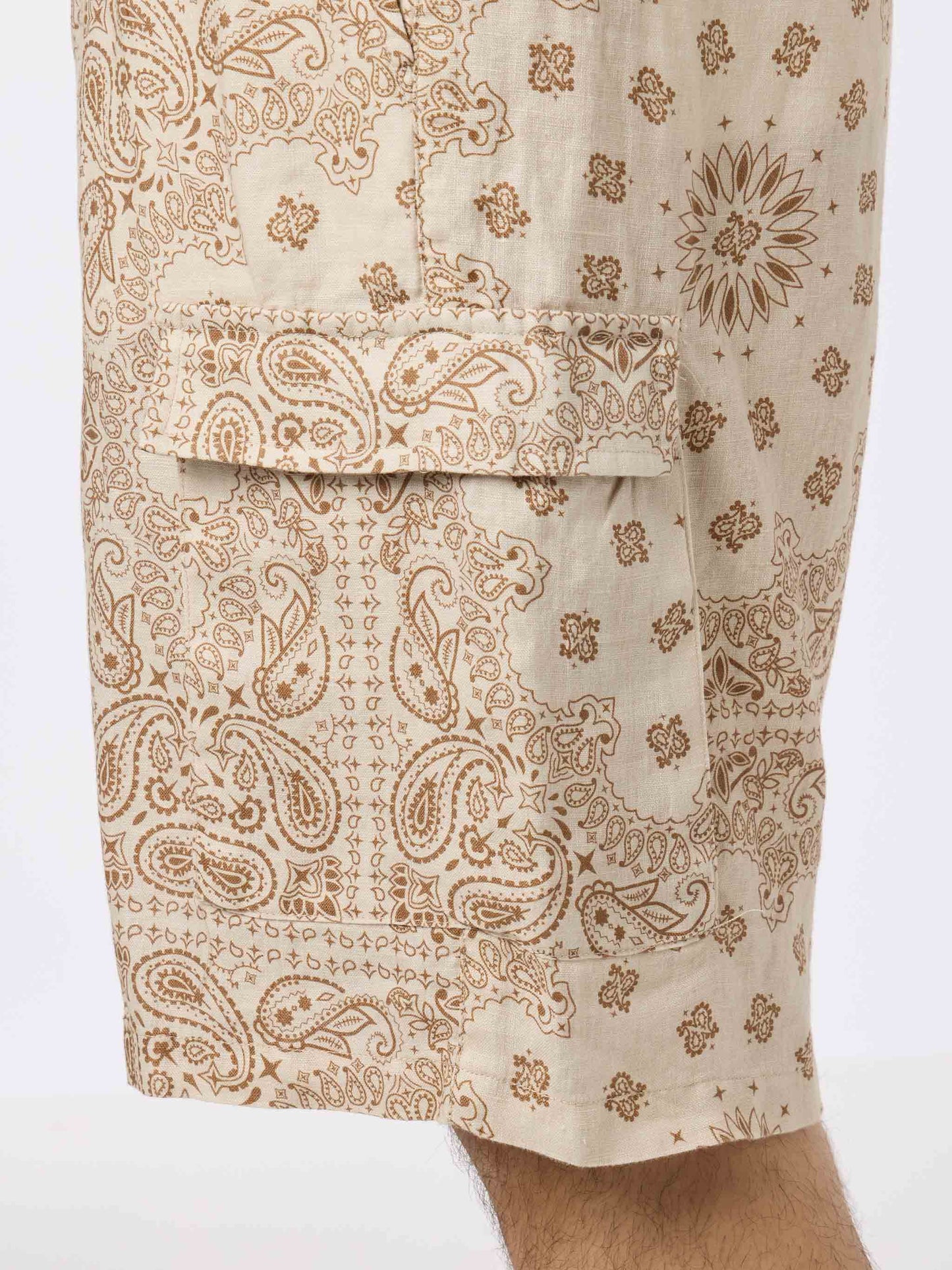 Bermuda da uomo Marseille in lino con stampa bandana
