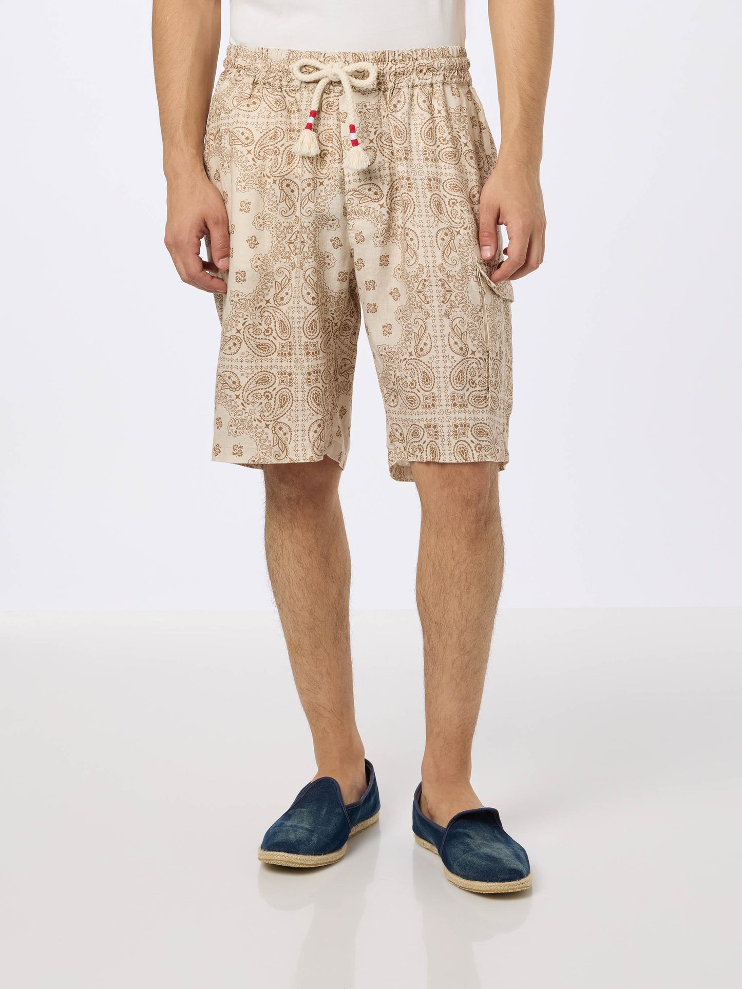 Bermuda da uomo Marseille in lino con stampa bandana