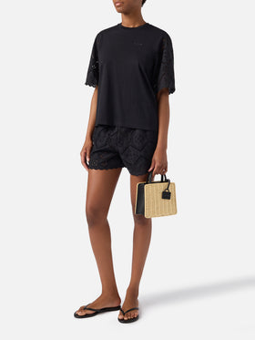 T-shirt Maisa noir avec manches en sangallo et broderie St. Barth 