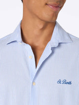 Camicia da uomo Pamplona in cotone seersucker con righe azzurre