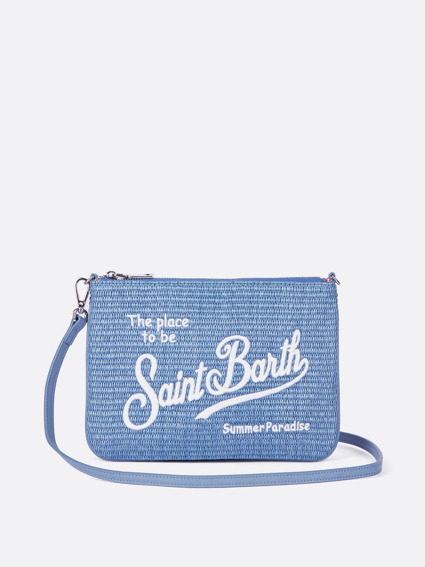 Parisienne-Stroheffekt in hellem blue pouch mit gesticktem Logo und abnehmbarem Riemen 