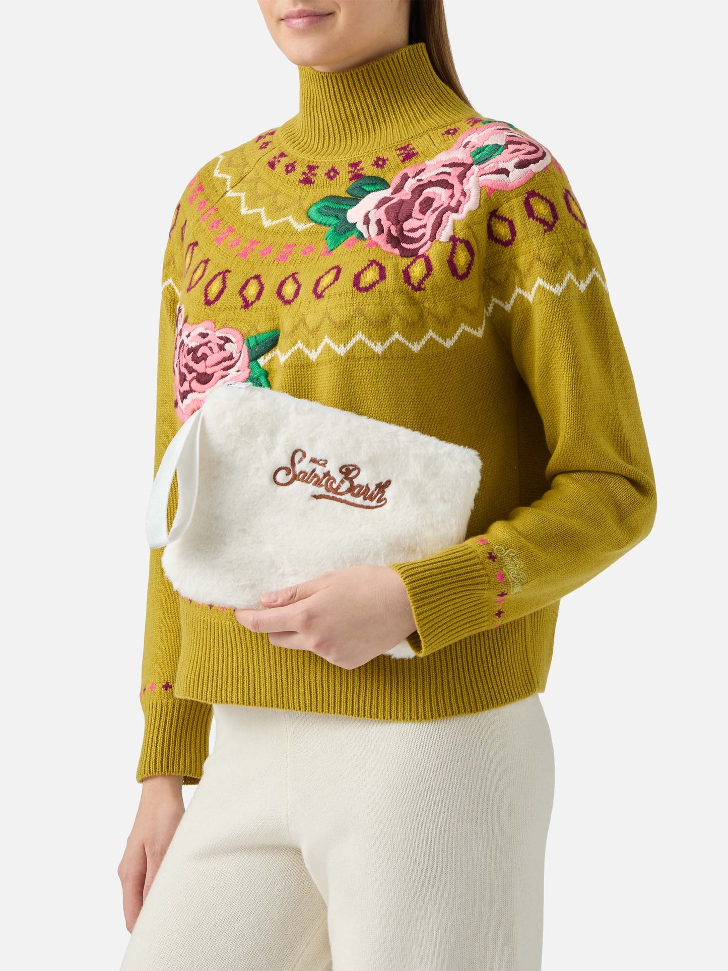 Pareasy Pouch in white faux fur