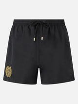 Schwarze mittellange Badeshorts Patmos für Herren mit Milan 125-Stickerei | AC MILAN 125 SPECIAL EDITION