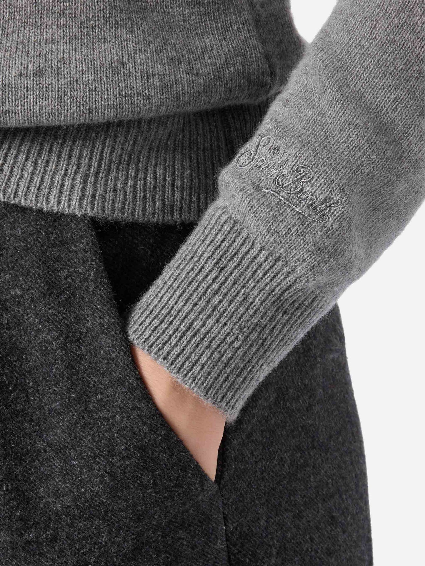 Maglione New Queen in misto cashmere grigio con jacquard lurex Kissenefrega