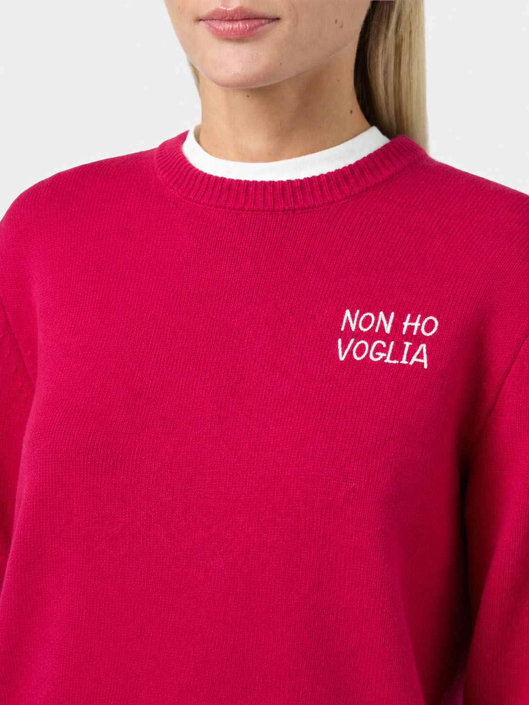 Neuer bordeauxroter New Queen Pullover mit „non ho voglia“-Stickerei 